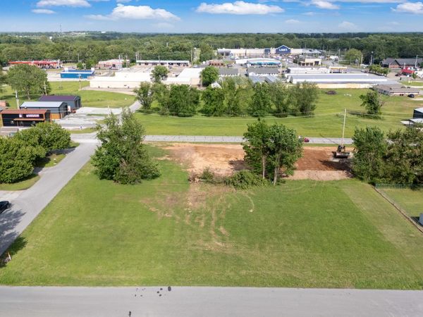 2111 S Spring Street , Grove, OK 74344
