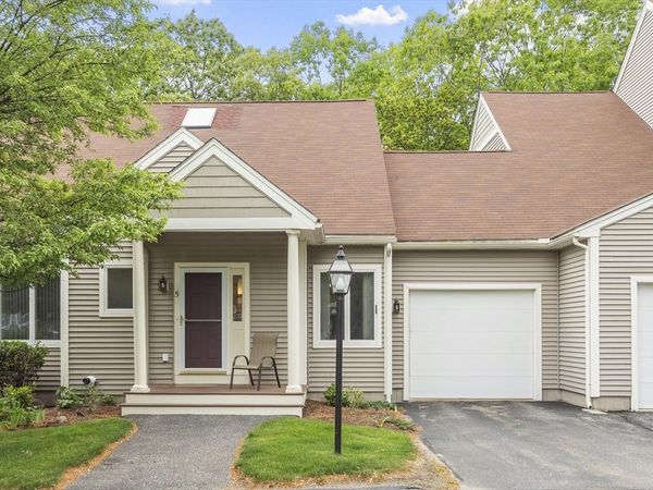 5 Vine Brook Way, Unit 5, Woburn, MA 01801