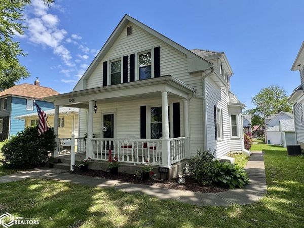 1008 S 8th Street, Burlington, IA 52601