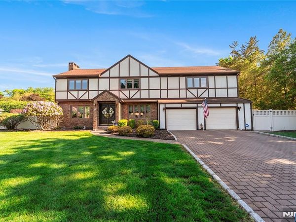 6 Jay Street, OLD TAPPAN, NJ 07675