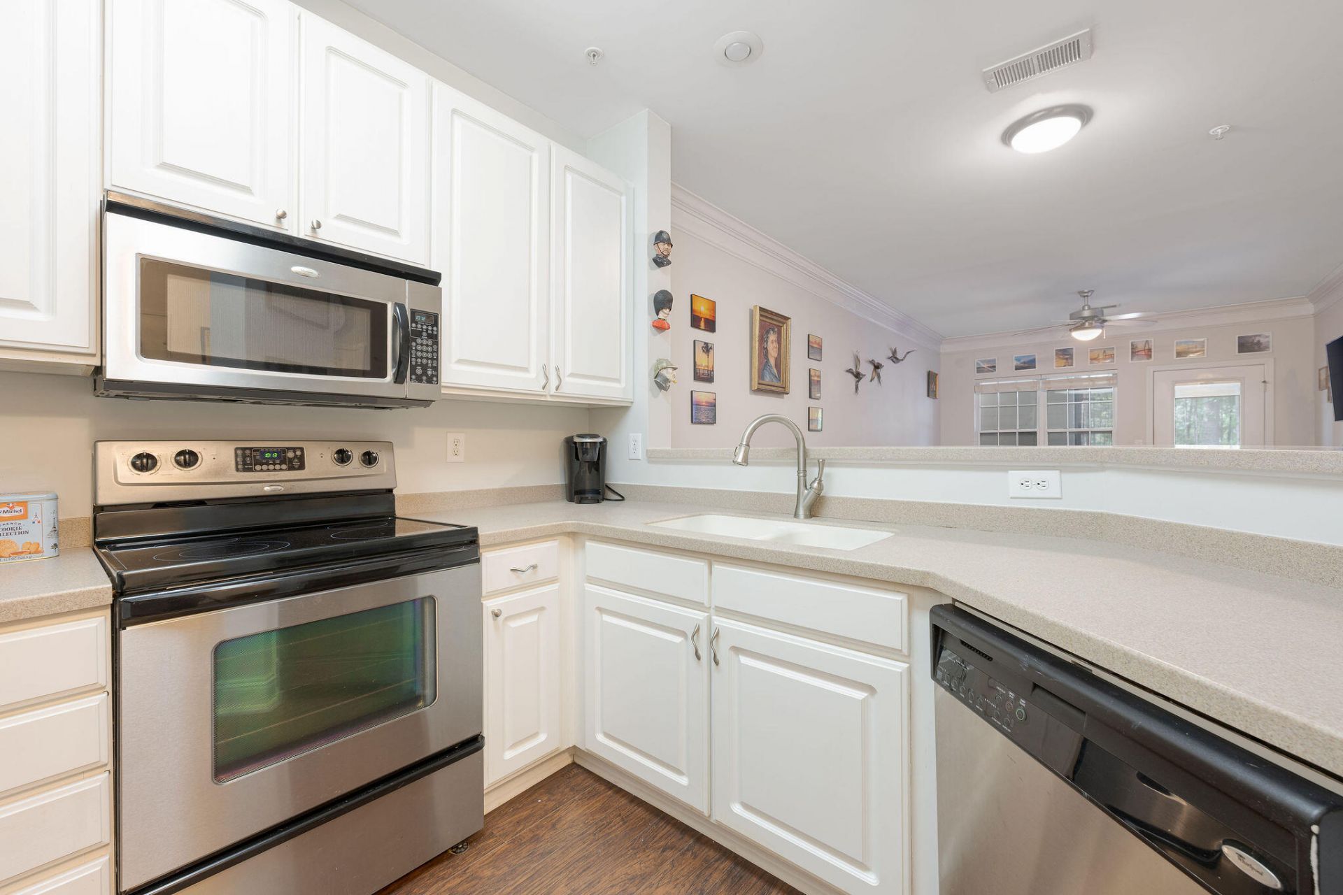 1508 Basildon Road Photo 9