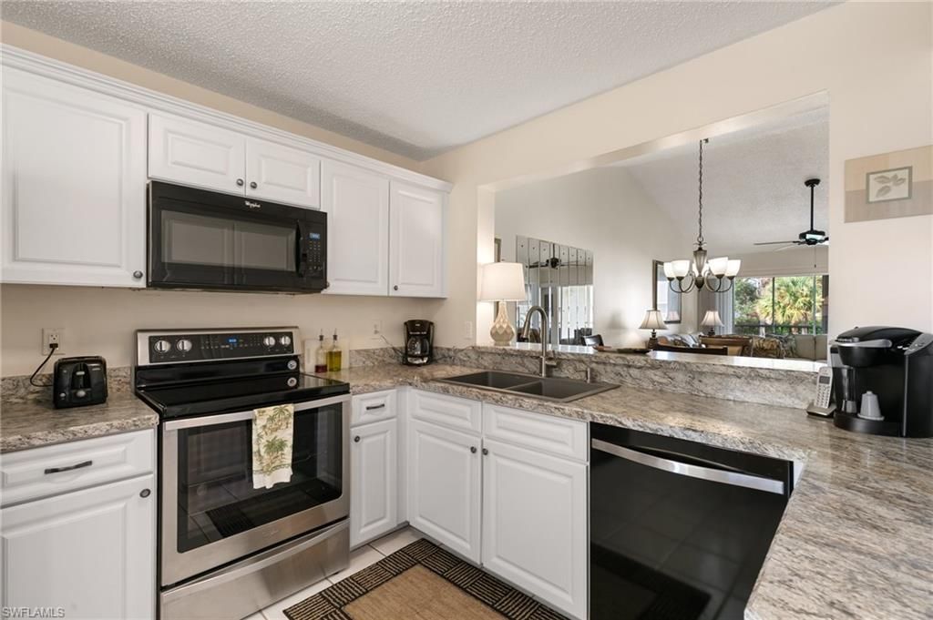 685 Squire Cir , Unit 204, Naples, FL 34104 Photo