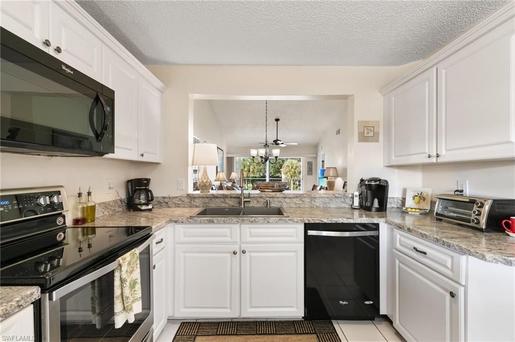 685 Squire Cir , Unit 204, Naples, FL 34104 Photo