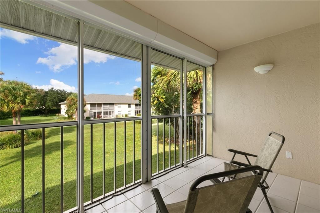 685 Squire Cir , Unit 204, Naples, FL 34104 Photo