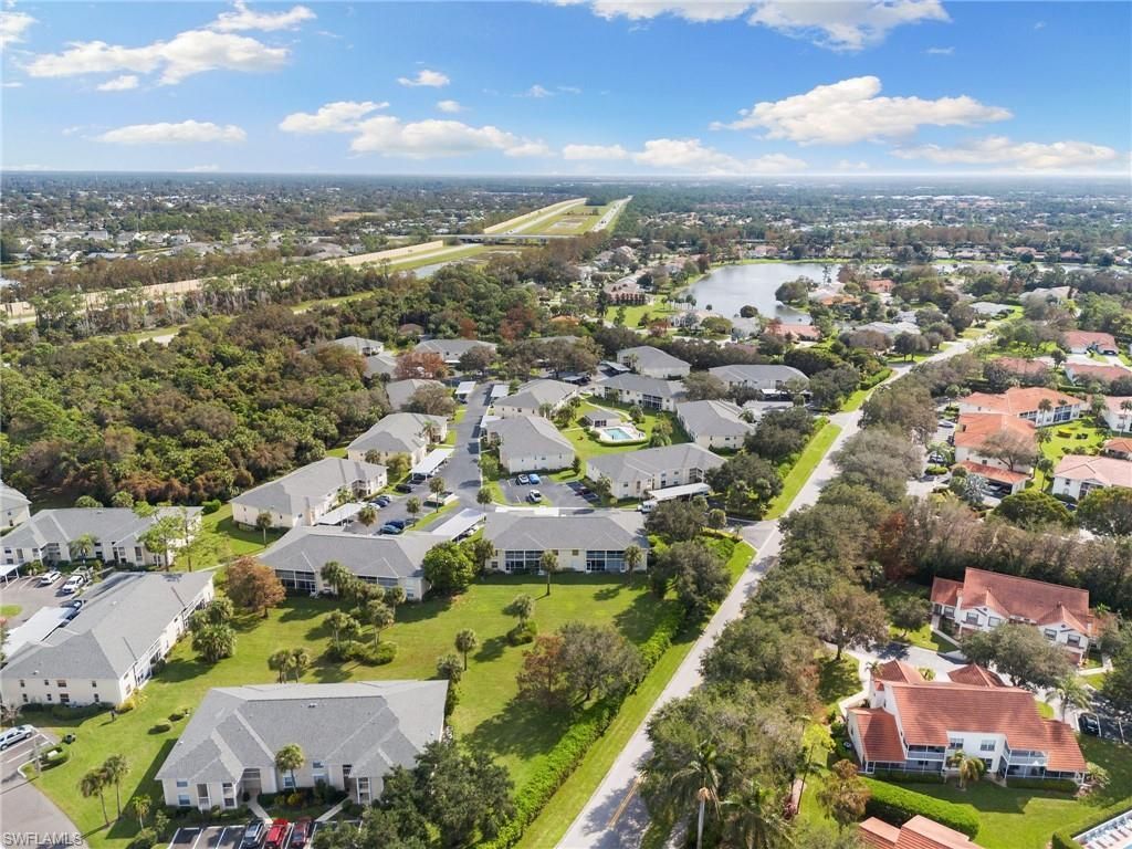 685 Squire Cir , Unit 204, Naples, FL 34104 Photo
