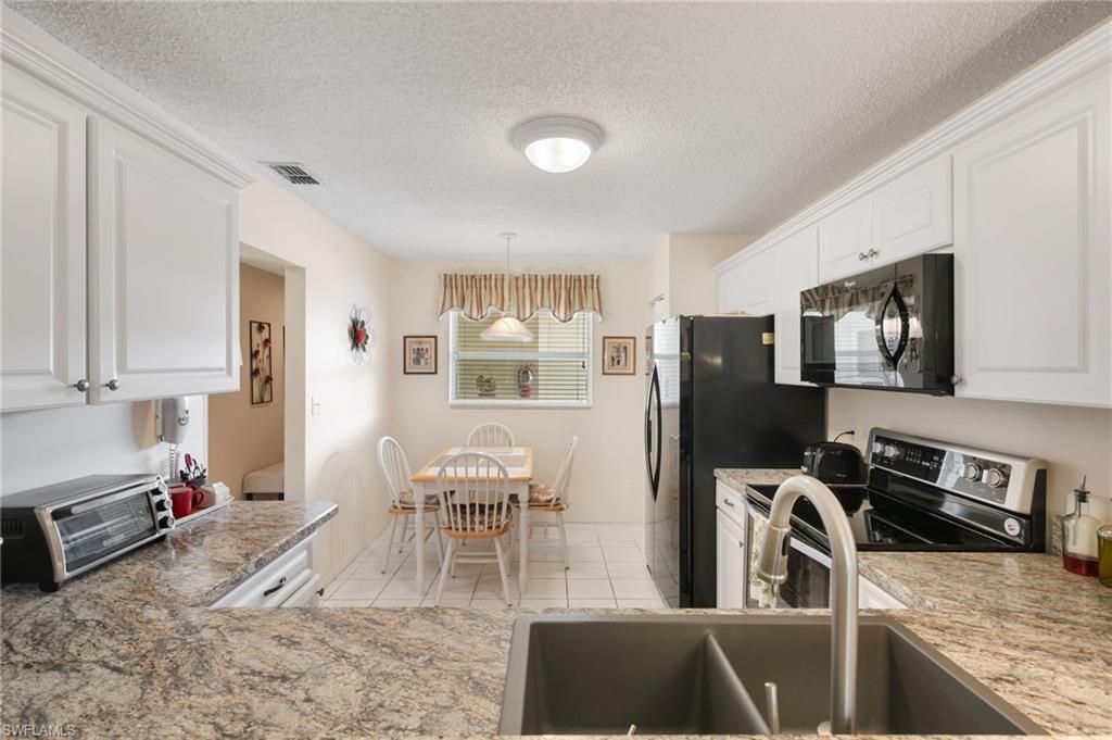 685 Squire Cir , Unit 204, Naples, FL 34104 Photo