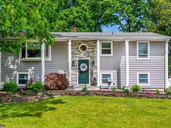 42 Summit Rd, Jefferson, NJ 07438