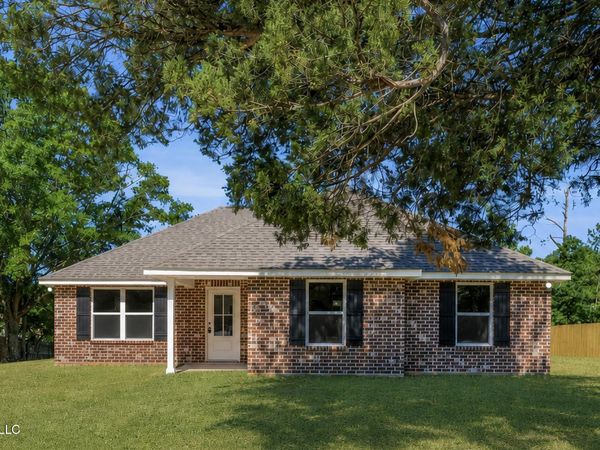 22020 Road 372 , Kiln, MS 39556