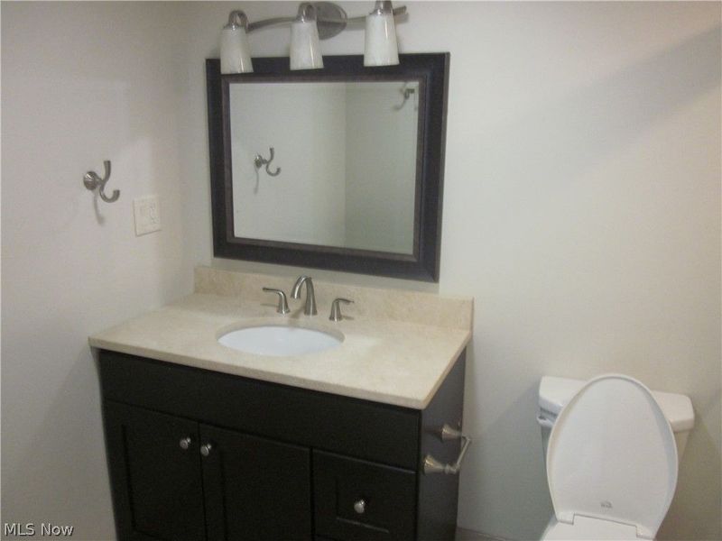 22555 Center Ridge Road, Unit 201, Rocky River, OH 44116 Photo 21