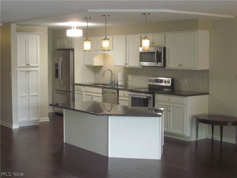 22555 Center Ridge Road, Unit 201, Rocky River, OH 44116 Photo 5