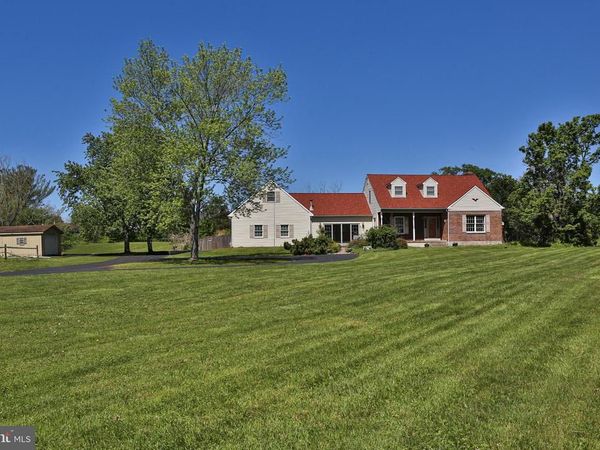 801 UPPER MAINLAND ROAD , HARLEYSVILLE, PA 19438