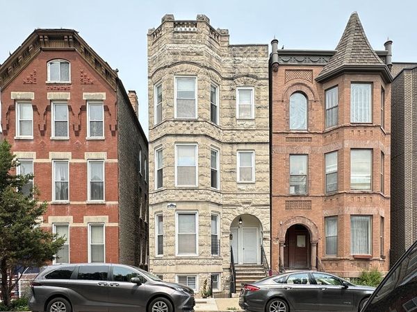 1406 W Superior Street, Unit 1R, Chicago, IL 60642