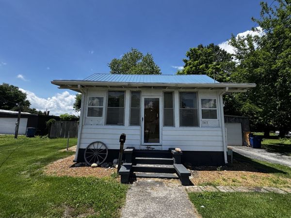 545 N Division Street, Duquoin, IL 62832