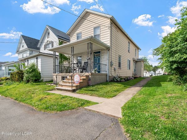 121 Lackawanna Avenue, Dupont, PA 18641