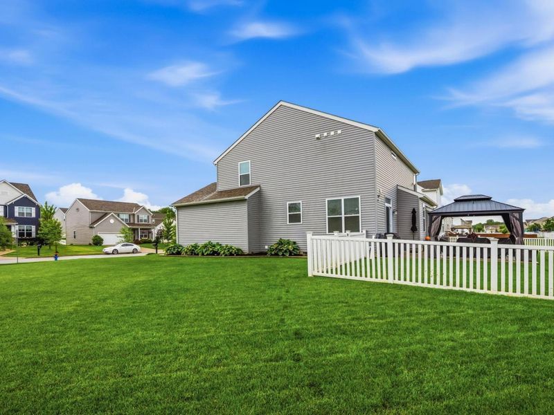 1275 Meadow View Drive, Marysville, OH 43040 Photo 10