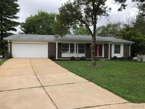 2 Sunny Forest Court, Ellisville, MO 63011