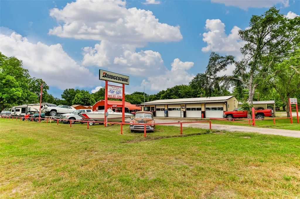 59 Shawnee , Whitesboro, TX 76273 Main Photo
