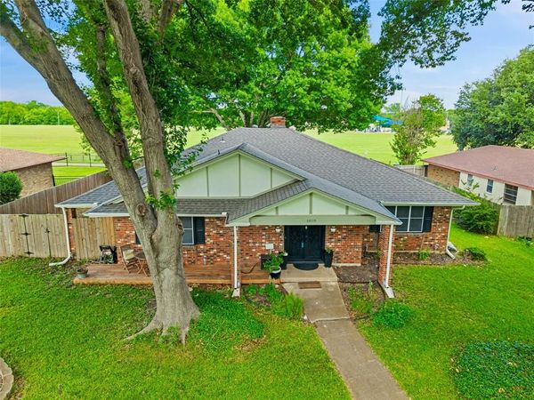 1012 Townsend Lane , DeSoto, TX 75115