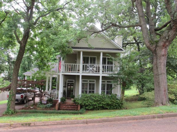 703 IRENE CIR, Covington, TN 38019