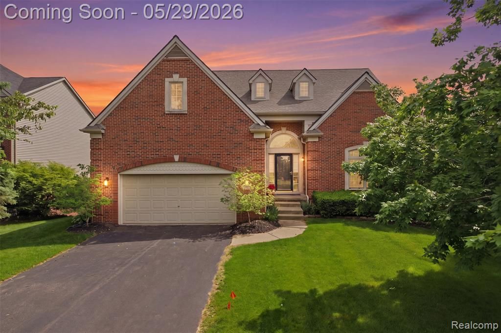 735 Kentbrook Drive, Commerce Township, MI 48382 Main Photo