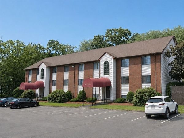 1600 Skyline Dr, Unit 2, Lowell, MA 01854