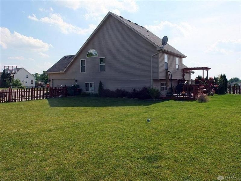 9101 Bennington Way, Clearcreek Township, OH 45458 Photo 2