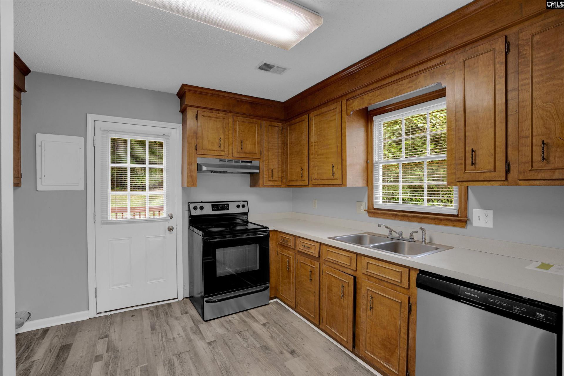 362 Wharfsdale Road  Photo 10