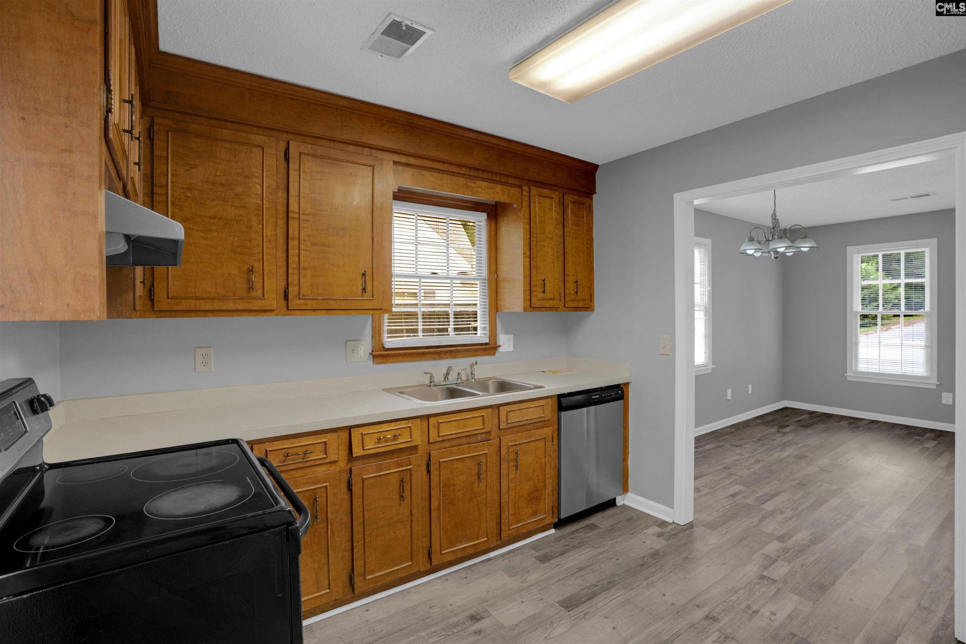 362 Wharfsdale Road  Photo 11