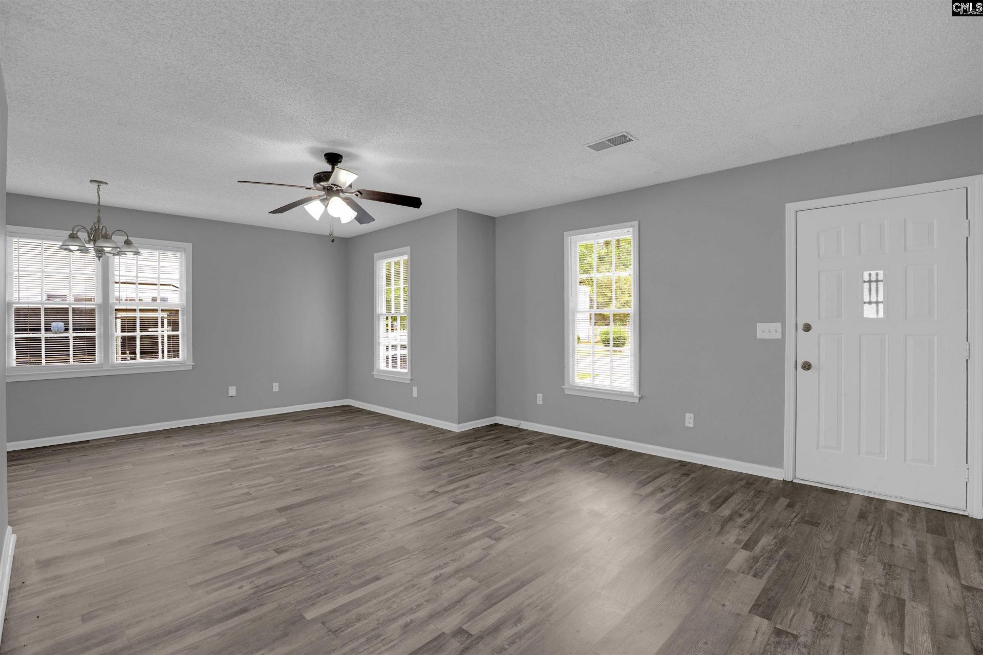 362 Wharfsdale Road  Photo 4