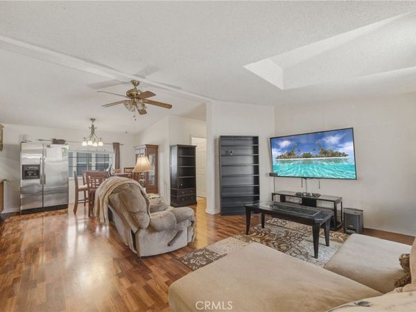 10800 Dale Avenue, Unit 215, Stanton, CA 90680