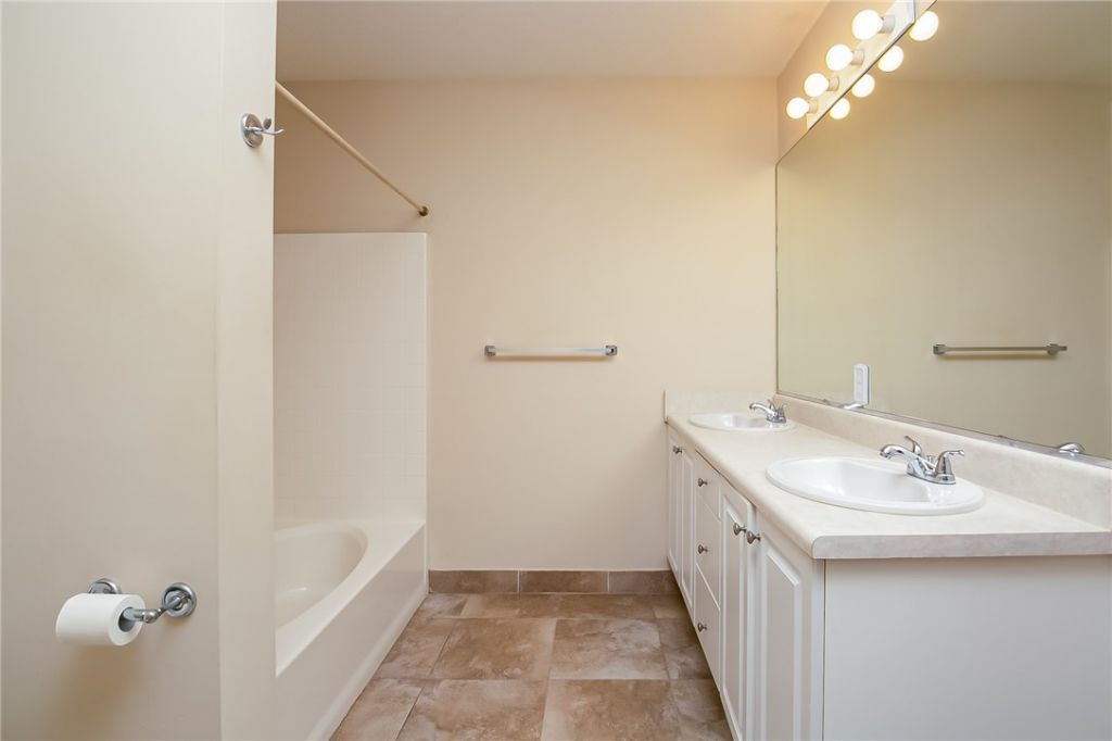 5015 Fairways Circle, Unit 107, Vero Beach, FL 32967 Photo