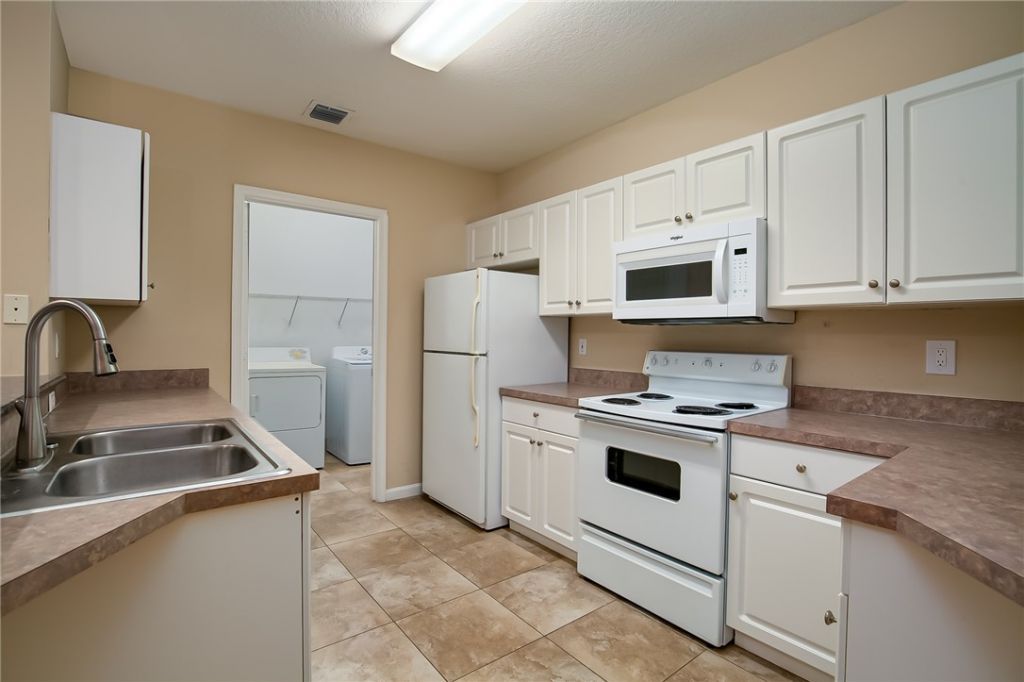 5015 Fairways Circle, Unit 107, Vero Beach, FL 32967 Photo
