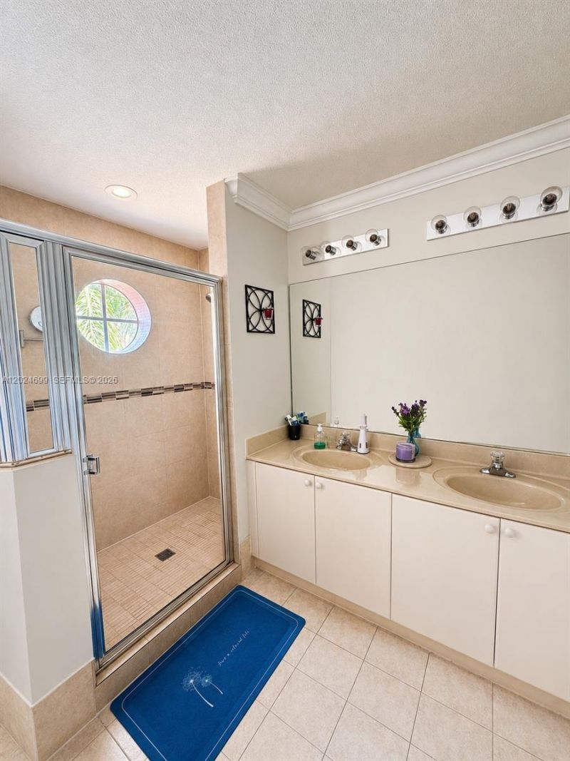 7305 NW 173rd Dr, Unit 102, Hialeah, FL 33015 Photo