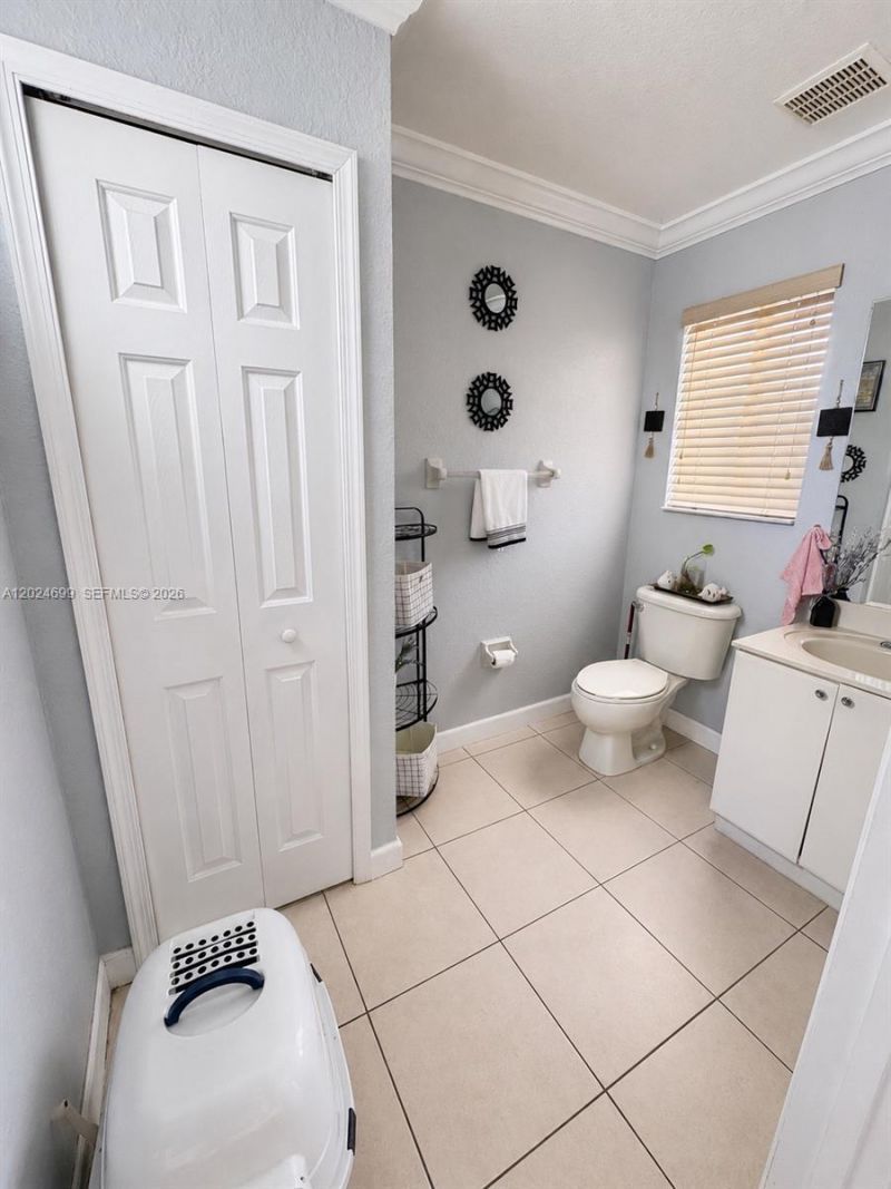 7305 NW 173rd Dr, Unit 102, Hialeah, FL 33015 Photo