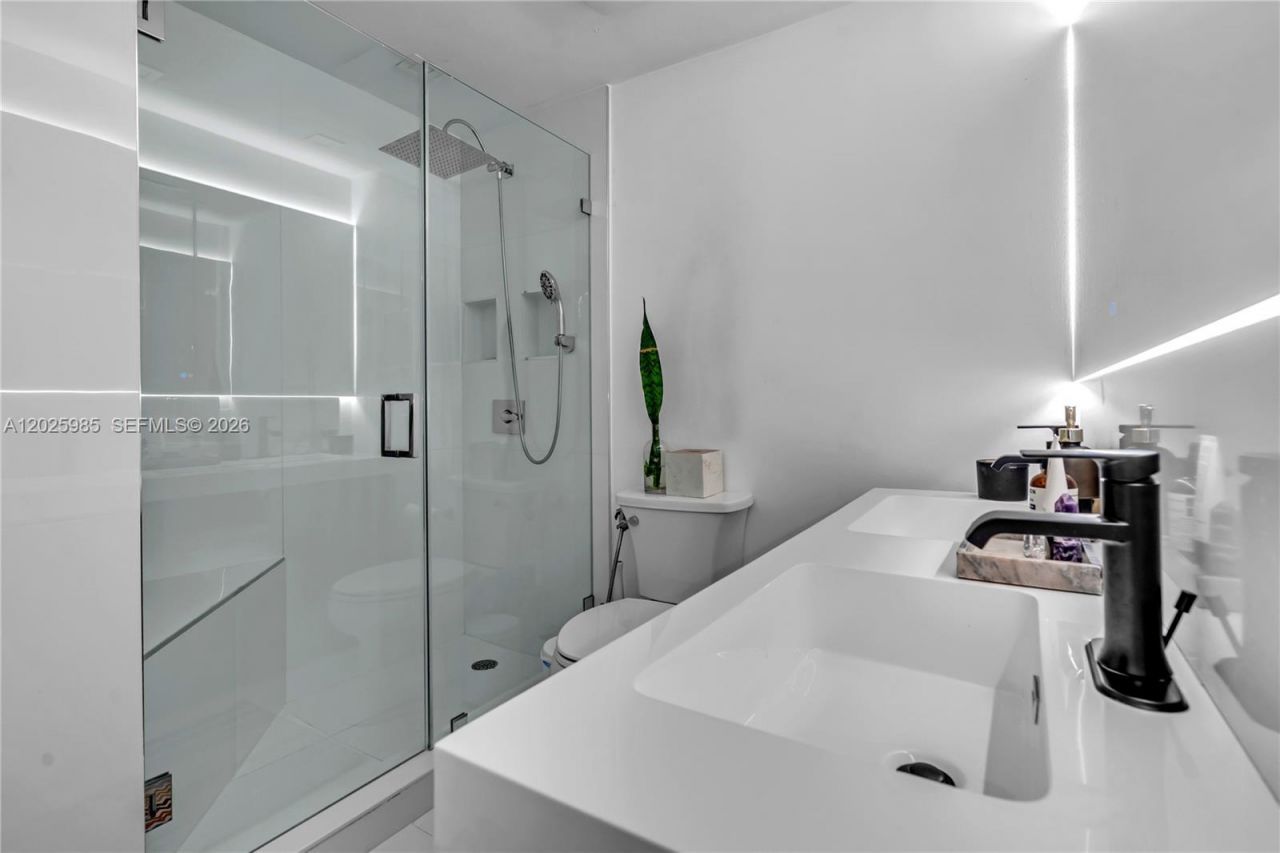 1000 West Ave , Unit PH23, Miami Beach, FL 33139 Photo