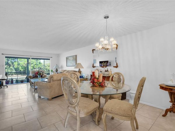 3551 Inverrary Dr , Unit 208, Lauderhill, FL 33319