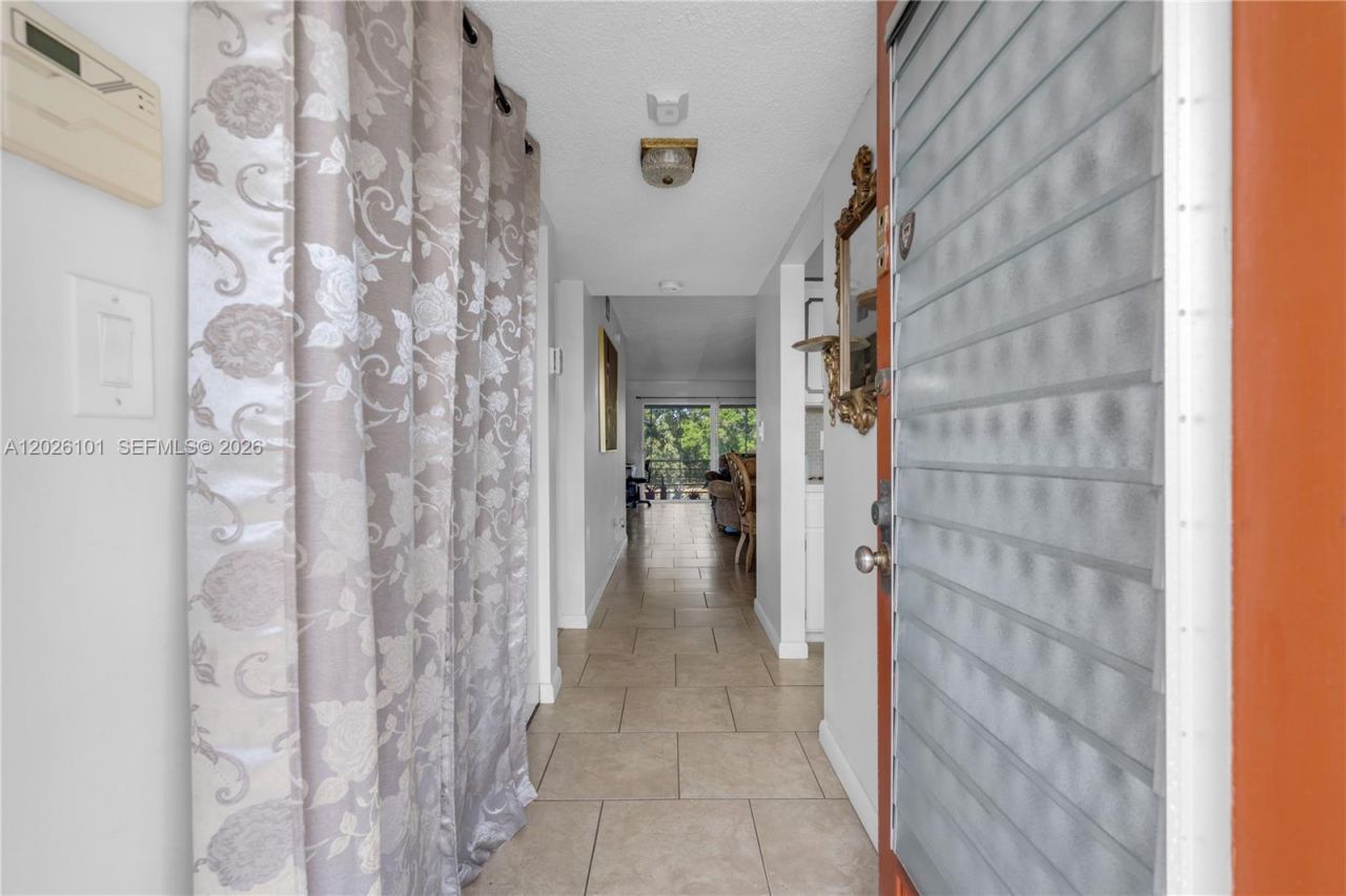 3551 Inverrary Dr , Unit 208, Lauderhill, FL 33319 Photo