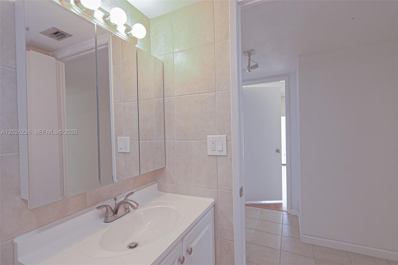 1865 Brickell Ave , Unit A514, Miami, FL 33129 Photo