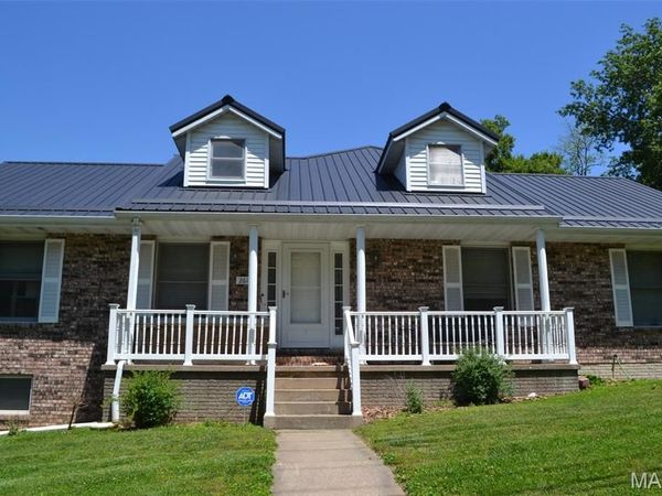 2610 Marsh Avenue , Hannibal, MO 63401