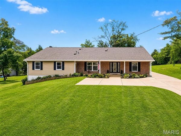 14 Ferndale Drive, Fenton, MO 63026