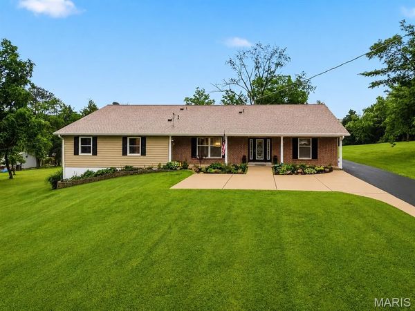 14 Ferndale Drive, Fenton, MO 63026