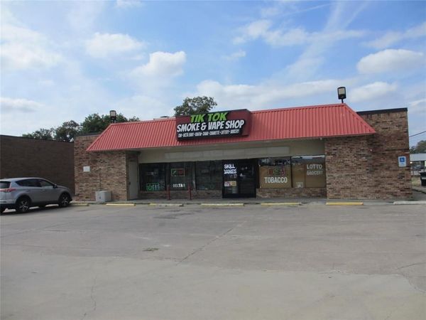 200 S Waco Street, Hillsboro, TX 76645