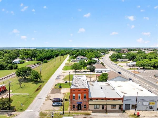 201 N Bois D Arc Street , Forney, TX 75126