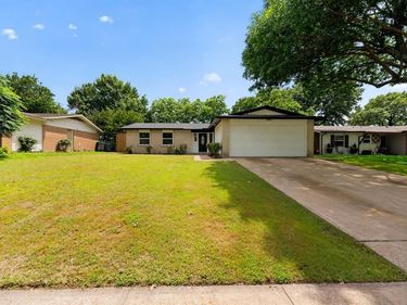 8617 Flicker Lane, Dallas, TX 75238