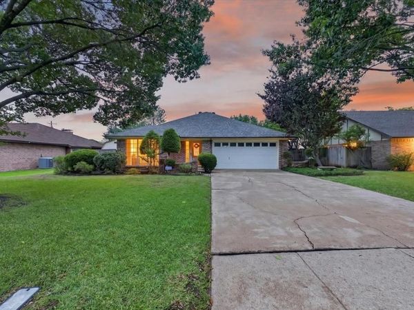 3621 Kelvin Avenue, Fort Worth, TX 76133