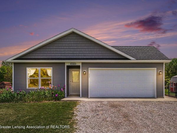 5180 Hogback Road, Fowlerville, MI 48836