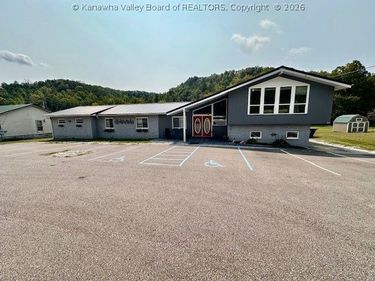 5570 US Rt 60, Hurricane, WV 25526