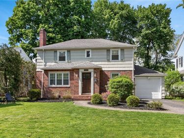606 Claybourne Road, Rochester, NY 14618