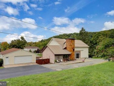 2106 NORTHWAY ROAD, WILLIAMSPORT, PA 17701
