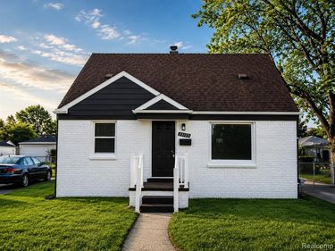 25123 Mackinac Street, Roseville, MI 48066